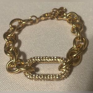 Luxurious Gold Link Bracelet